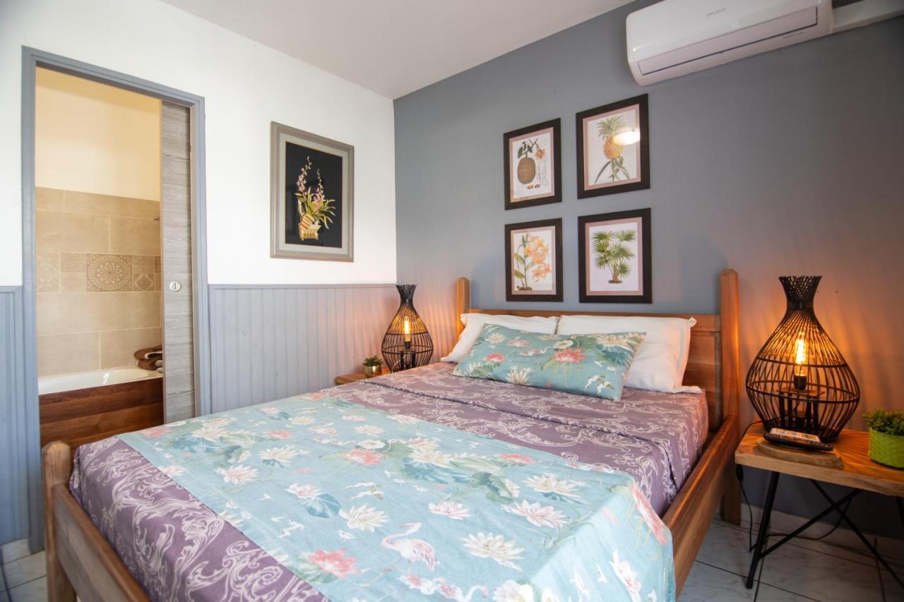 Appartements et chambres en coeur de ville Saint-Denis - Entrée autonome - check in 14h30- Exterior foto
