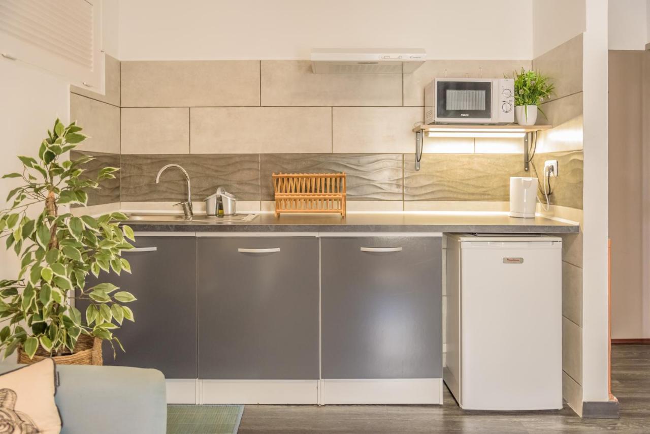 Appartements et chambres en coeur de ville Saint-Denis - Entrée autonome - check in 14h30- Exterior foto